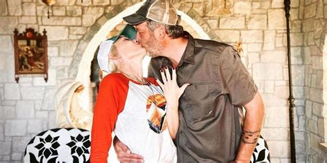 Gwen Stefani and Blake Shelton’s Wedding, Ring, and Engagement Details and News