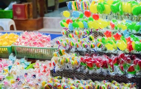 Amphawa Floating Market 13961645 Stock Photo at Vecteezy