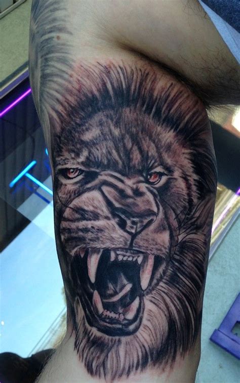 Snarling angry Lion tattoo by Diane Lange at moonlighttattoo | Lion ...