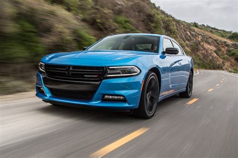 2016 Dodge Charger SXT Blacktop First Test: A More Edgy, Family-Sedan ...