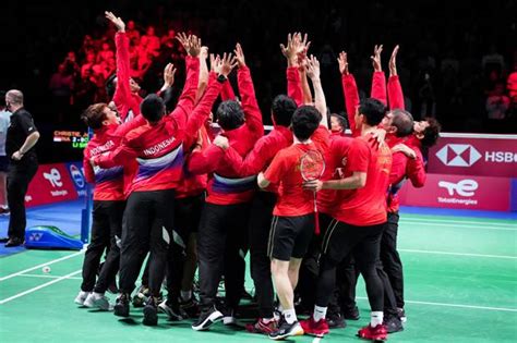 Jokowi Tegang Saksikan Detik-detik Indonesia Juara Thomas Cup 2020 ...