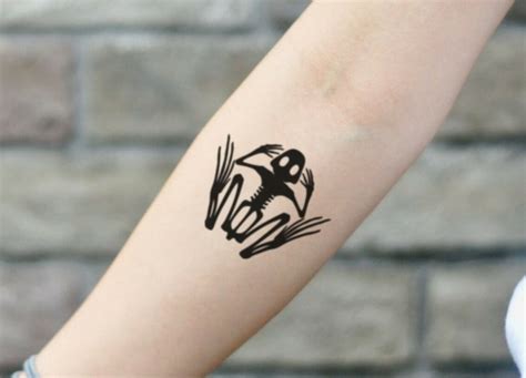 10 Best Bone Frog Tattoo Ideas That Will Blow Your Mind! | Outsons ...