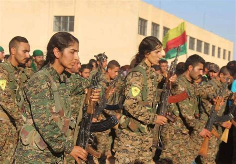 YPG & YPJ at ceremonies ️💛💚 | Female fighter, Female soldier, Military girl