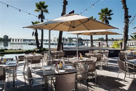 Barefoot Bar & Grill is a San Diego beachfront restaurant that offers ...