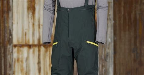 8 Best Men's Ski Bibs of 2024 - Extreme Nomads