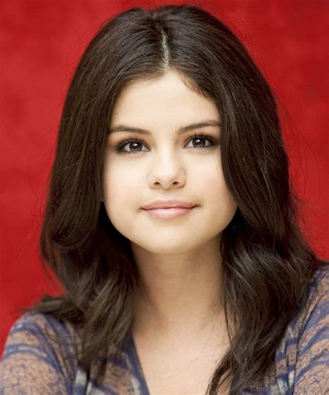 52 Beautiful Hairstyles Of Selena Gomez