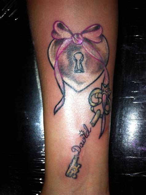 10 Mysterious Key Tattoo Designs For Your Lock - Flawssy