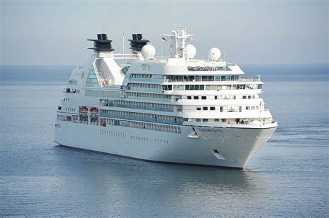 white cruise ship, cruise, ship, cruiser, cruise ship, holiday, ship travel, travel | Piqsels