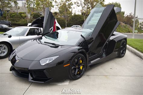 Luxury Lamborghini Cars: Lamborghini Aventador Black