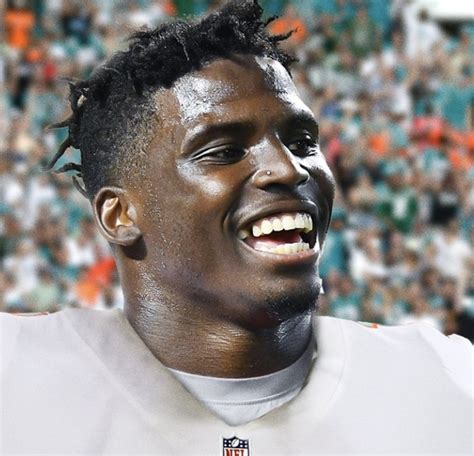 Social Media Goes Crazy After Chiefs Trade Tyreek Hill to The Dolphins ...