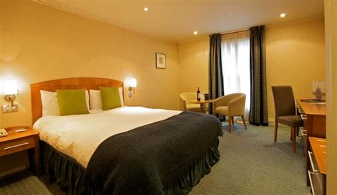 THE PARK HOTEL - Updated 2018 Prices & Reviews (Teddington, Greater ...