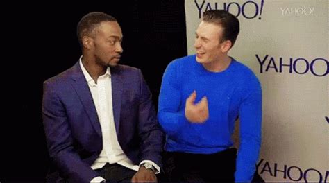 Chris Evans Laughing GIF - Chris Evans Laughing The Avengers - Discover & Share GIFs