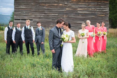 Just Married: Sean & Kelly, A Mennonite Wedding in Northern Idaho - charitymaurer.com