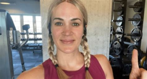 Carrie Underwood goes makeup-free in new gym selfie