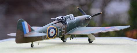 Model Kits Airfix A02069 Boulton Paul Defiant MK I Plastic Model Kit 1:72nd Scale Hornby ...