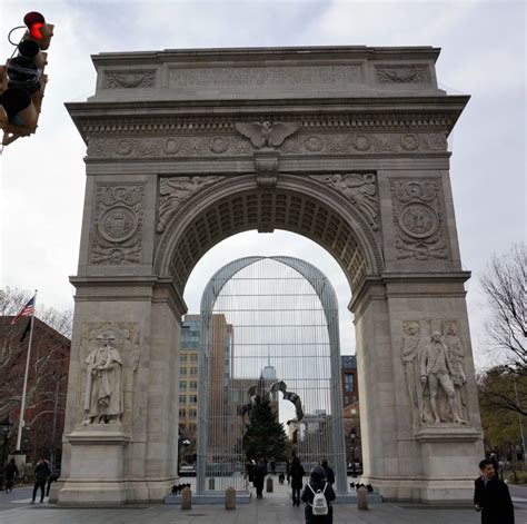 New York Cliché of the Day: Winter Attractions of Washington Square Park - New York Cliché