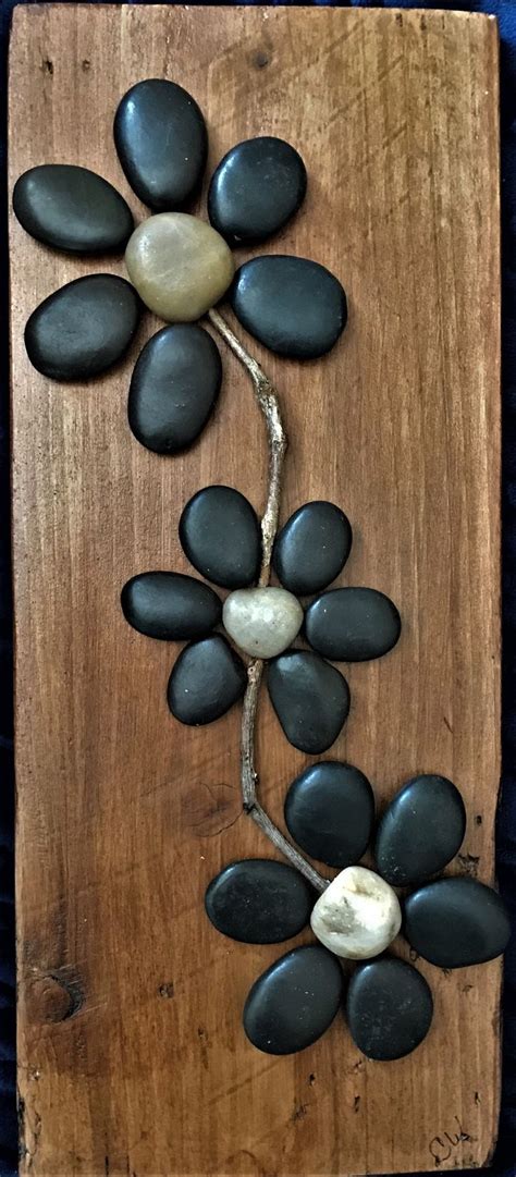 Rock Art Chain of Flowers - Etsy Canada | Stone pictures pebble art ...