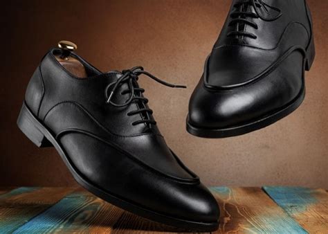 10 Best Leather Shoes Brands for Men in India (Formal & Casual)