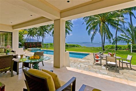 BEACHFRONT LUXURY HIDEAWAY IN EAST HONOLULU | Hawaii Luxury Homes | Mansions For Sale | Luxury ...