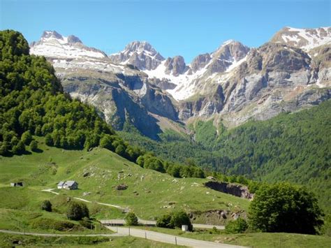 The Pyrenees National Park - Tourism & Holiday Guide