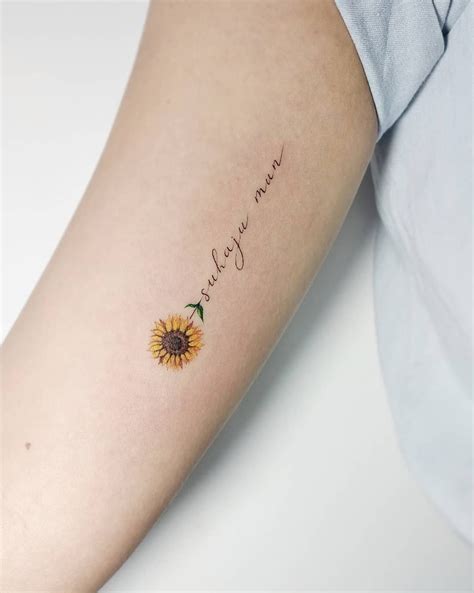 Daisy Tattoo Minimalist - Printable Calendars AT A GLANCE