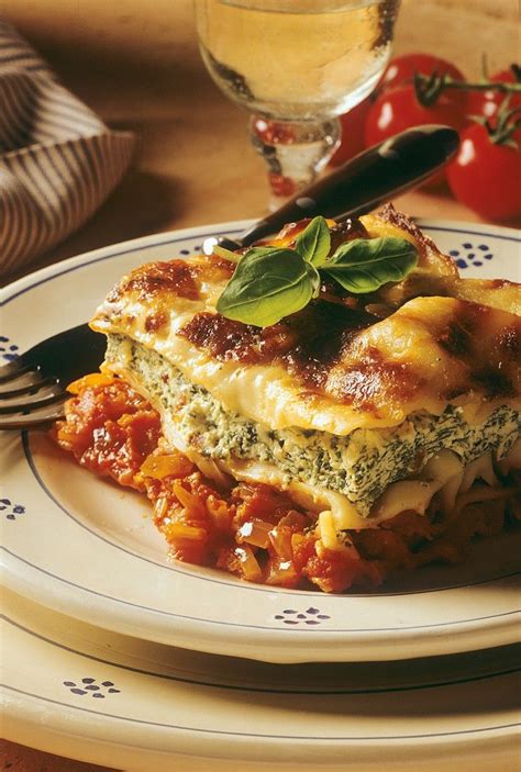 Easy Spinach and Ricotta Lasagna recipe | Eat Smarter USA