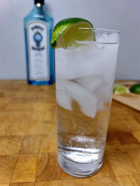 Gin and Soda: the almost Rickey | Occasional Cocktails