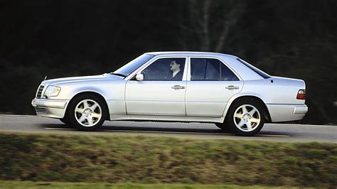 Here are some pictures of an old V8 Mercedes-Benz E-Class | Top Gear