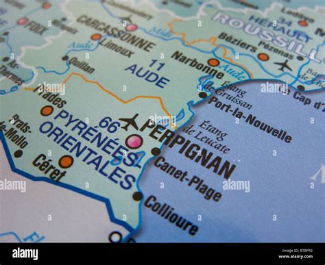 Map of France showing Perpignan and its surrounding areas Stock Photo - Alamy