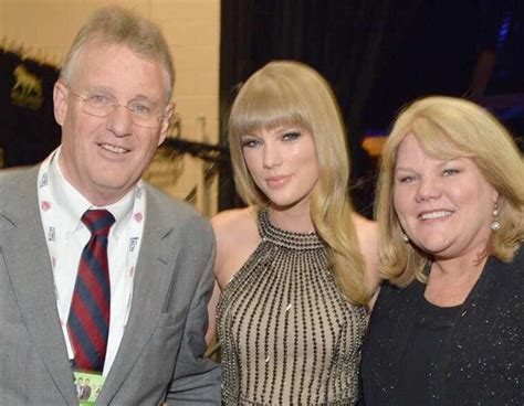 It's a Love Story: The History of Taylor Swift's Fiercely Tight Bond ...