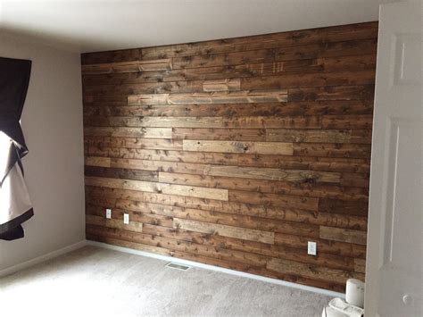 You are only a day away from your very own wooden accent wall! Here's how to do it: http://zlw ...