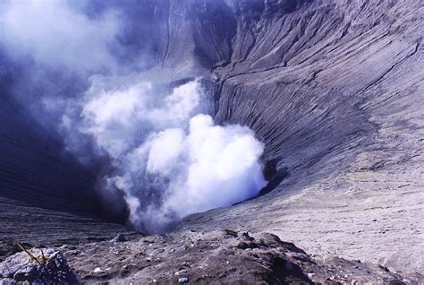 Bromo Volcano Eruption - IJEN CRATER, IJEN BLUE FIRE, IJEN TOUR