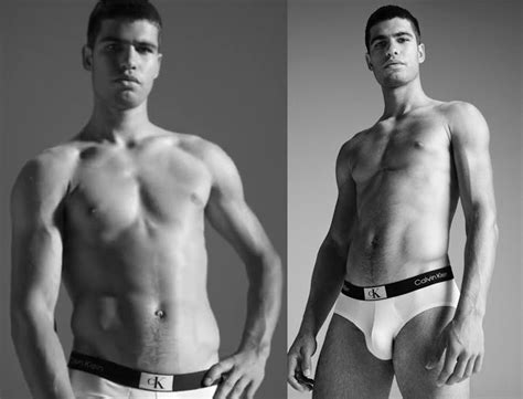 Carlos Alcaraz shows muscles in hot pictures in underwear for Calvin ...