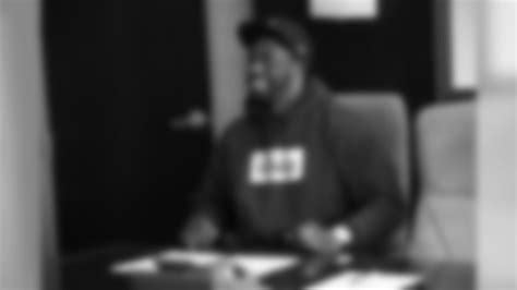 LB Brian Banks Signs His Contract