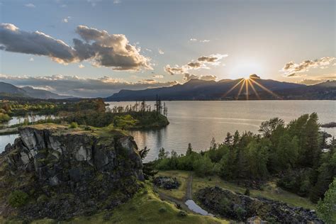 A sunset in the Columbia River Gorge from last week : Portland