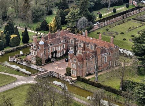 26 Tudor Manor Houses in England You Can Visit - Visit European Castles