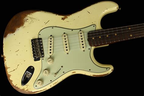 Fender Custom 1962 Stratocaster Heavy Relic Aged Vintage White (SN: R102093) | Gino Guitars