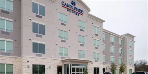 Pet Friendly Hotels Near Austin Airport | Candlewood Suites Austin Airport