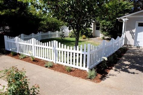 Top 60 Best Front Yard Fence Ideas - Outdoor Barrier Designs