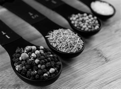 Wallpaper : macro, spices, cook, spoon, kitchen, bokeh, cooking, blackandwhite, cool, creative ...