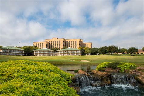 Resort in Bloom in Irving, Texas | The Ritz-Carlton