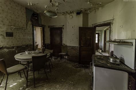 Abandoned House Kitchen | Abandoned houses, Interior design advice ...