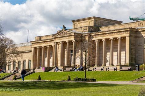 16 Top Tourist Attractions in Sheffield, England | PlanetWare