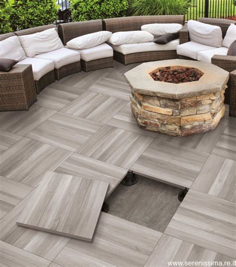 Outdoors | SERENISSIMA CERAMICHE | Arredamento veranda cortile, Idee giardino terrazzo ...