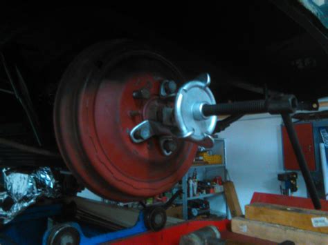 brake drum removal — Hudson Essex Terraplane 'Open Forum'