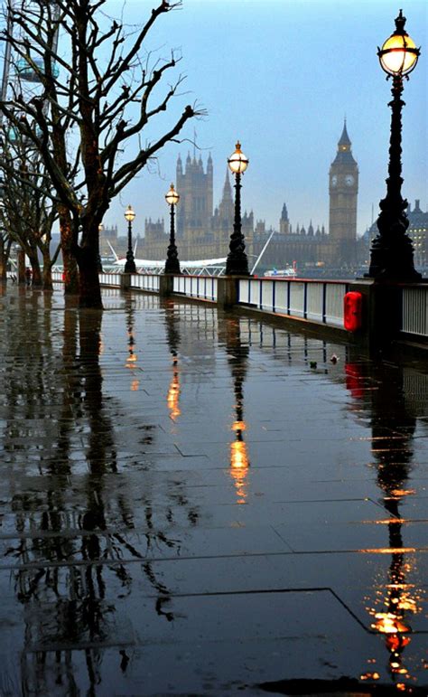 #StreetLamp | London rain, Rain photography, Autumn rain