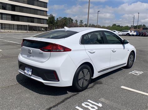 New 2020 Hyundai Ioniq Hybrid SE FWD Hatchback