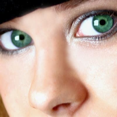 Finding the Best Makeup for Green Eyes