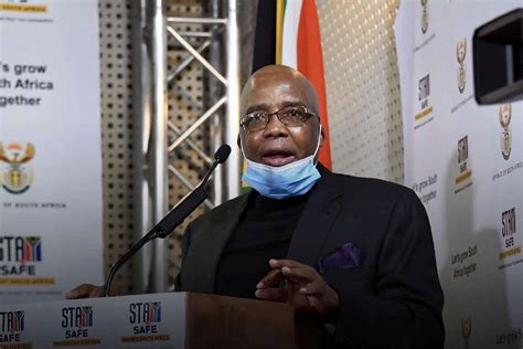 Dr Aaron Motsoaledi undergoes 'urgent' medical procedure - Here's the latest - Swisher Post