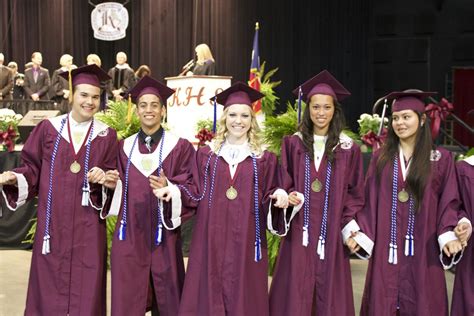 Killeen graduates 472 | News | kdhnews.com